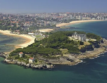 Bahía de Santander en la costa cantábrica